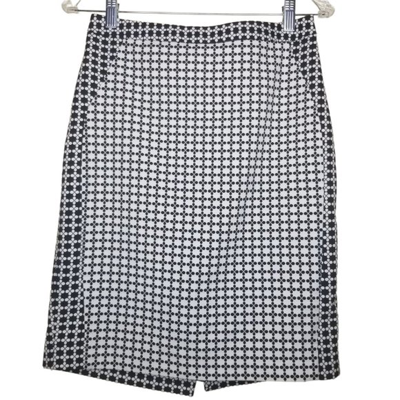 The Limited Black White Ying Yang Pencil Skirt Left Side Zip Clasp Size 4 - Picture 1 of 5